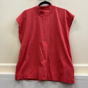BDG women’s M NWT Vibrant Red crew neck tee Top